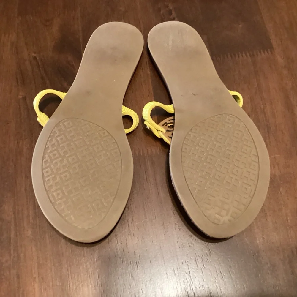 Tory Burch Mini Miller Leather Classic Thong - Picture 3 of 10